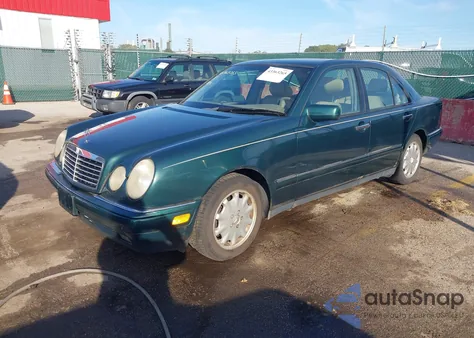 1998 Mercedes-Benz E 320 из США, поврежденный, VIN WDBJF65F6WA676179